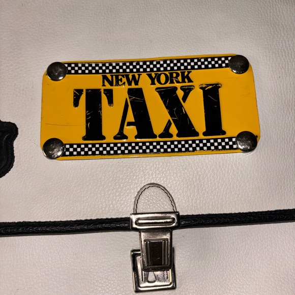 NYC TAXI (GFW)  white messenger  bag  flap over tote, laptop bag, casual bag - Picture 2 of 16